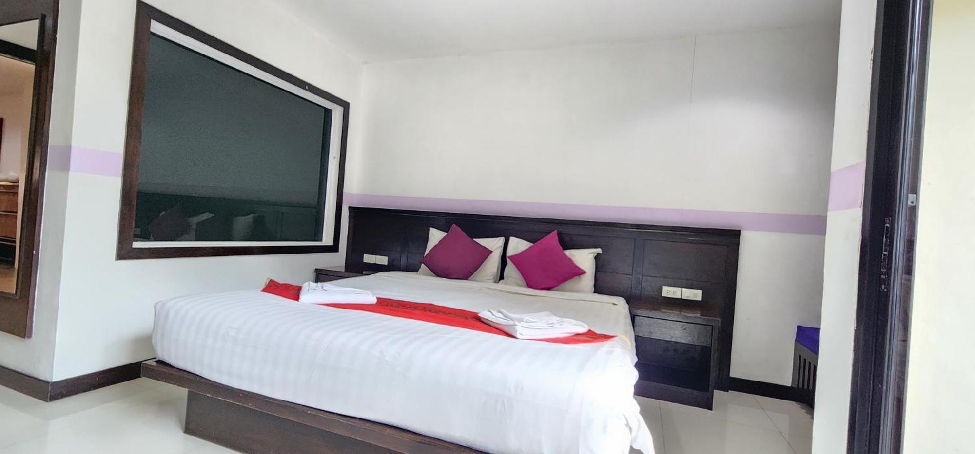 D C Patong Hotel Exterior photo